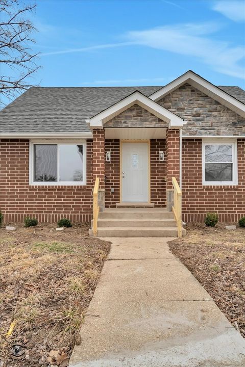 Tiny photo for 702 S Lincoln Avenue, Kankakee, IL 60901 (MLS # 12563881)