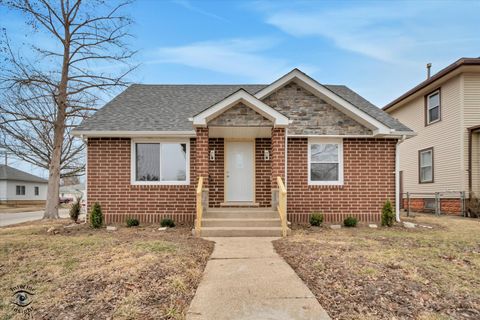 Photo of 702 S Lincoln Avenue, Kankakee, IL 60901 (MLS # 12563881)