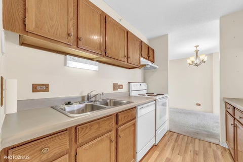 Tiny photo for 1840 Huntington Boulevard #607, Hoffman Estates, IL 60169 (MLS # 12701616)