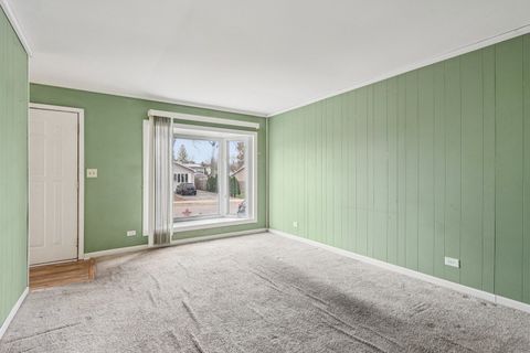 Tiny photo for 1620 Lotus Drive, Round Lake Beach, IL 60073 (MLS # 12522102)