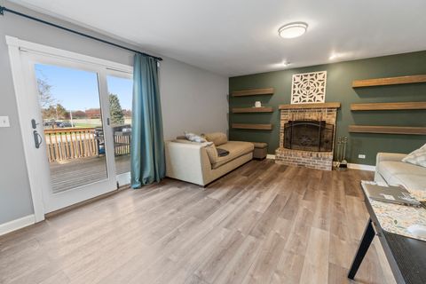 Tiny photo for 946 Pin Oak Circle, Cary, IL 60013 (MLS # 12612313)