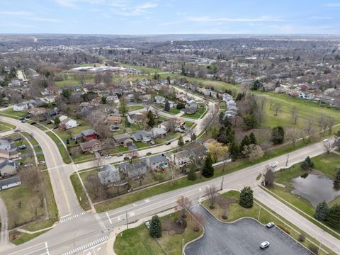 Tiny photo for 946 Pin Oak Circle, Cary, IL 60013 (MLS # 12612313)