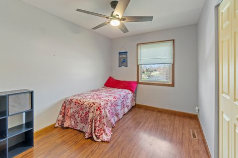 Tiny photo for 946 Pin Oak Circle, Cary, IL 60013 (MLS # 12612313)