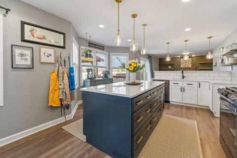 Tiny photo for 946 Pin Oak Circle, Cary, IL 60013 (MLS # 12612313)