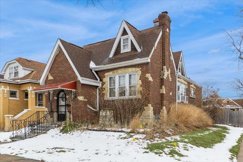 Tiny photo for 1647 Clinton Avenue, Berwyn, IL 60402 (MLS # 12282077)