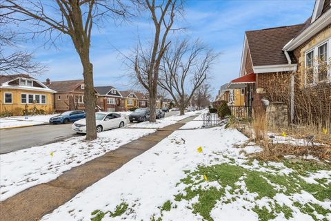 Tiny photo for 1647 Clinton Avenue, Berwyn, IL 60402 (MLS # 12282077)