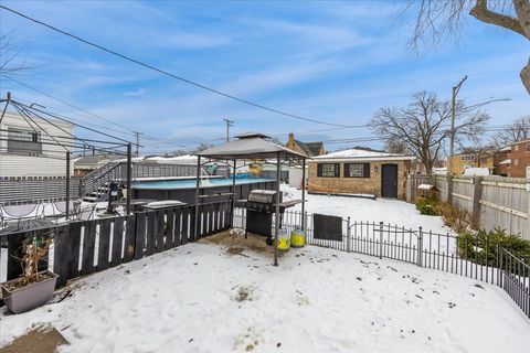 Tiny photo for 1647 Clinton Avenue, Berwyn, IL 60402 (MLS # 12282077)