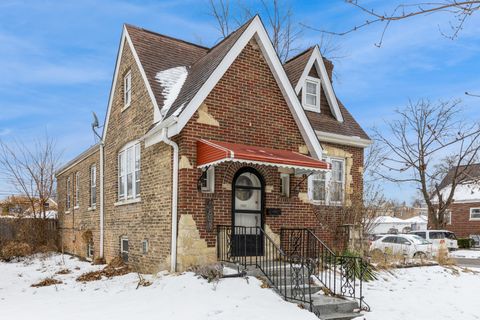 Tiny photo for 1647 Clinton Avenue, Berwyn, IL 60402 (MLS # 12282077)