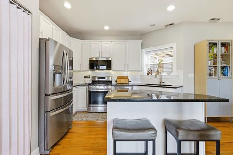 Tiny photo for 121 Callan Avenue #3S, Evanston, IL 60202 (MLS # 12578158)