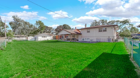 Tiny photo for 1400 E Lynn Court, Homewood, IL 60430 (MLS # 12784384)