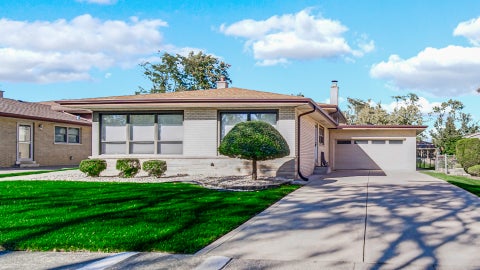 Photo of 1400 E Lynn Court, Homewood, IL 60430 (MLS # 12784384)