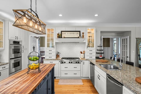 Tiny photo for 200 Ranney Avenue, Vernon Hills, IL 60061 (MLS # 12728303)