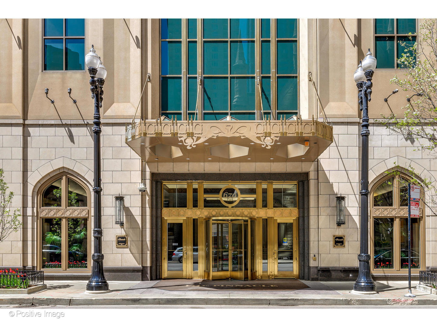 21 E Huron Street 4302
