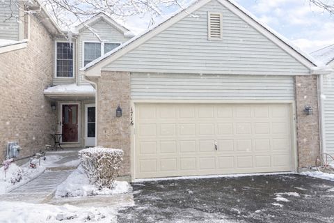 Photo of 1716 Pine Street, McHenry, IL 60051 (MLS # 12535917)