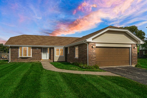 Tiny photo for 6316 Knollwood Drive, Oak Forest, IL 60452 (MLS # 12784090)