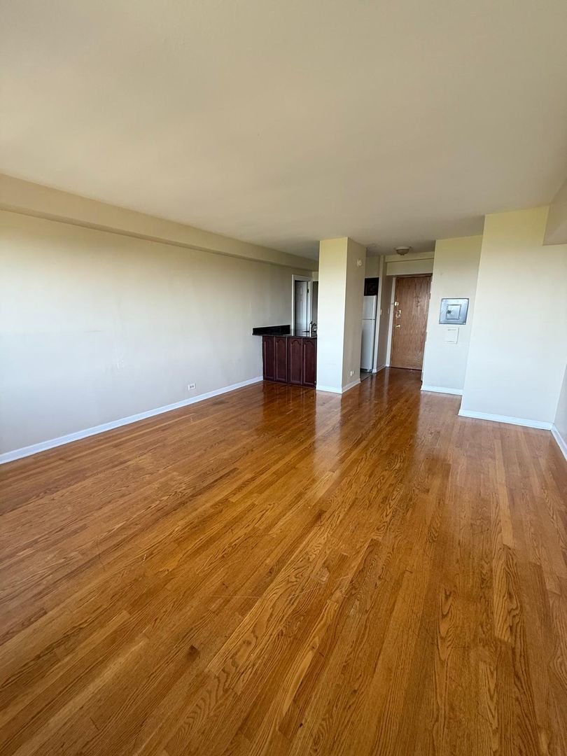 4180 N Marine Drive 1206