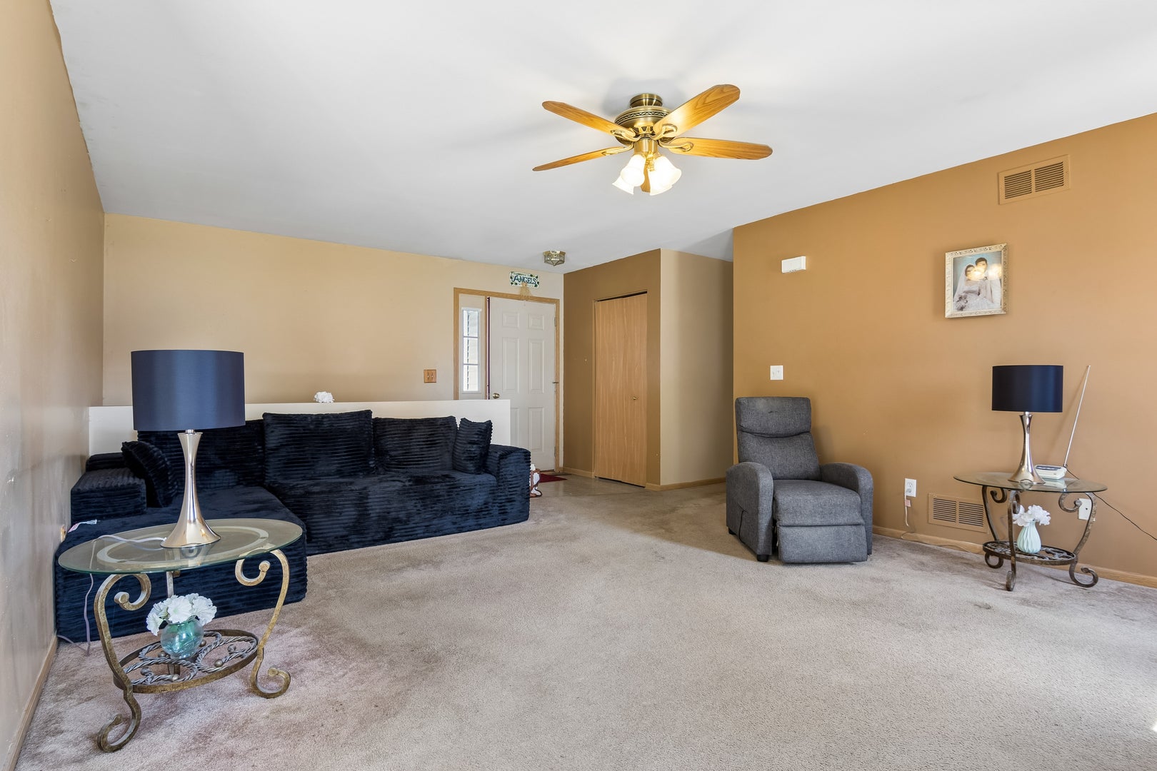 92 prairiefield Avenue