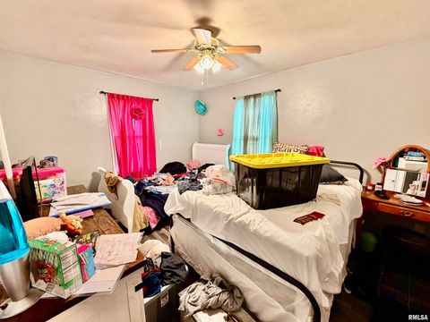 Tiny photo for 1415 Jonquil Street, Centralia, IL 62801 (MLS # EB460684)