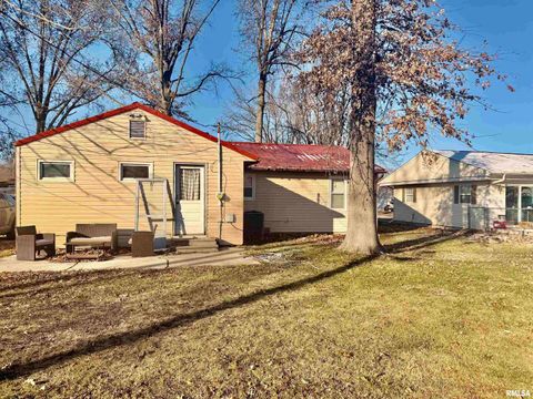Tiny photo for 1415 Jonquil Street, Centralia, IL 62801 (MLS # EB460684)