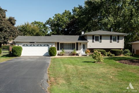 Photo of West Chicago, IL 60185 (MLS # 12483437) Photo of West Chicago, IL 60185 (MLS # 12483437)