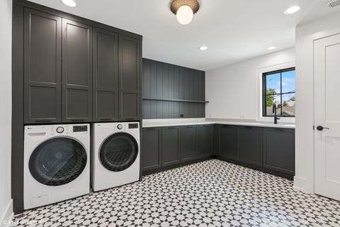 Tiny photo for 515 S Parkview Avenue, Elmhurst, IL 60126 (MLS # 12729806)