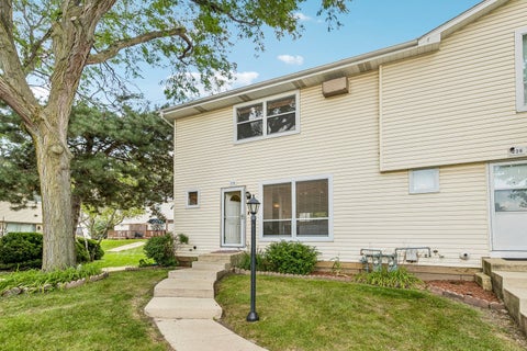 Photo of 224 Raintree Court, Aurora, IL 60504 (MLS # 12741130)