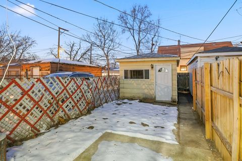 Tiny photo for 1104 W 87th Street #B, Chicago, IL 60620 (MLS # 12535006)
