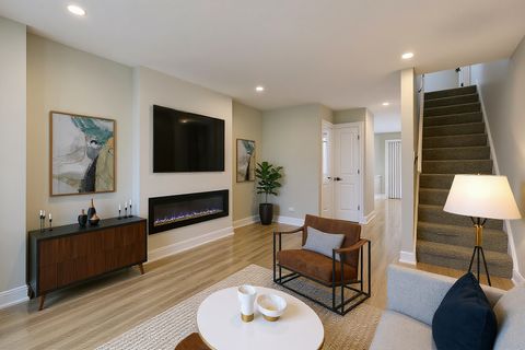 Tiny photo for 1104 W 87th Street #B, Chicago, IL 60620 (MLS # 12535006)