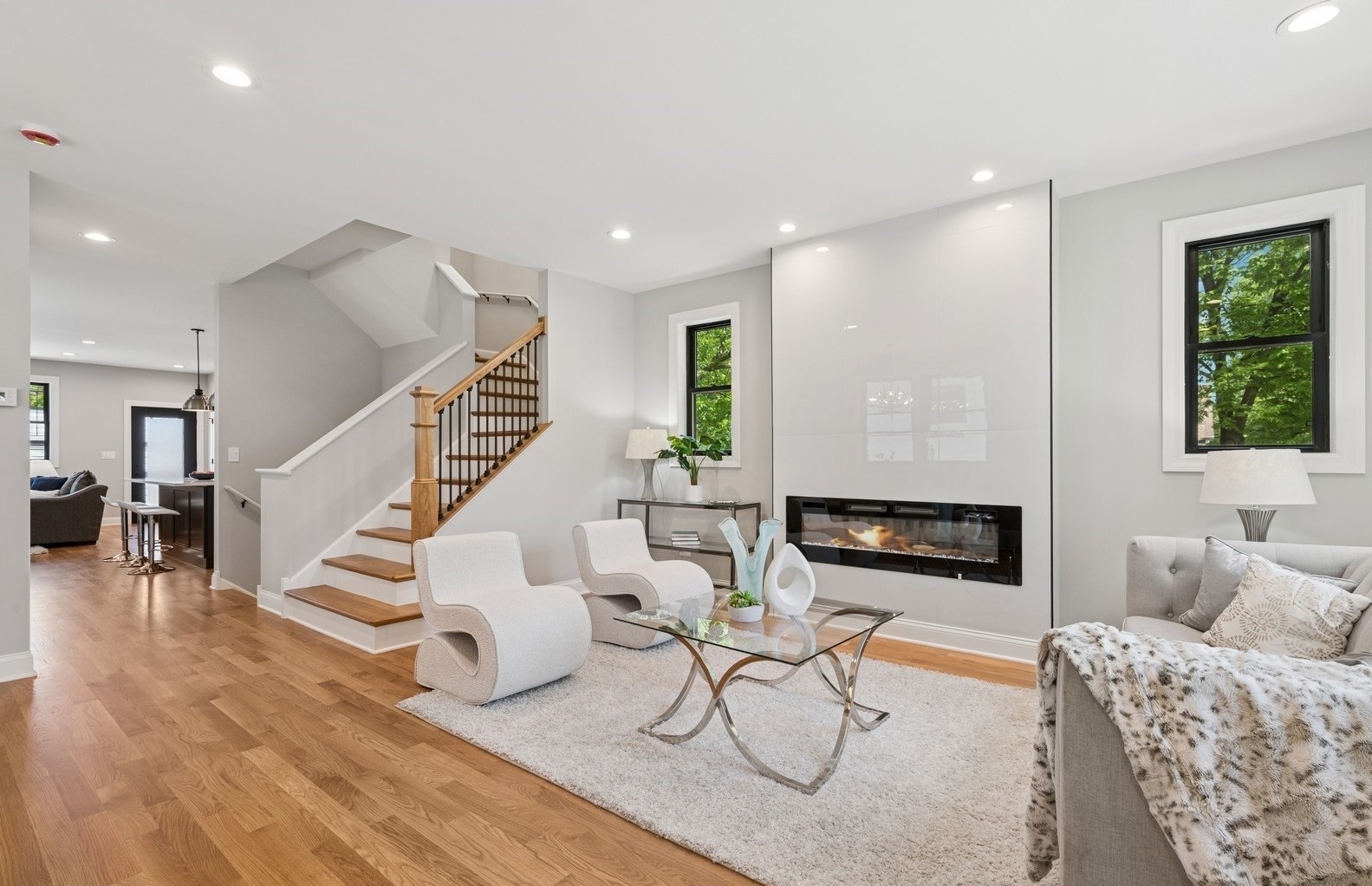 4102 W Eddy Street