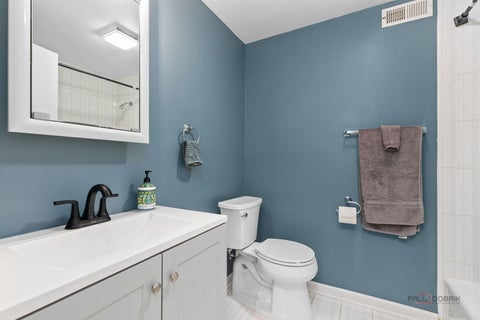 Tiny photo for 1130 New Trier Court, Wilmette, IL 60091 (MLS # 12759382)