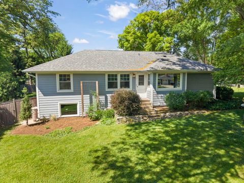 Tiny photo for 226 Woodstock Avenue, Glen Ellyn, IL 60137 (MLS # 12663637)