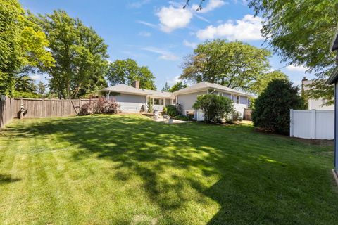 Tiny photo for 226 Woodstock Avenue, Glen Ellyn, IL 60137 (MLS # 12663637)