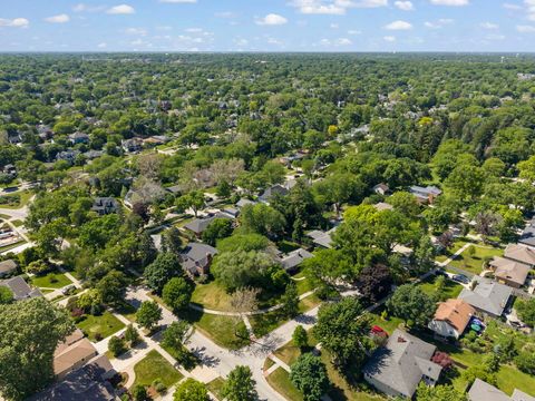 Tiny photo for 226 Woodstock Avenue, Glen Ellyn, IL 60137 (MLS # 12663637)