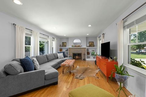Tiny photo for 226 Woodstock Avenue, Glen Ellyn, IL 60137 (MLS # 12663637)