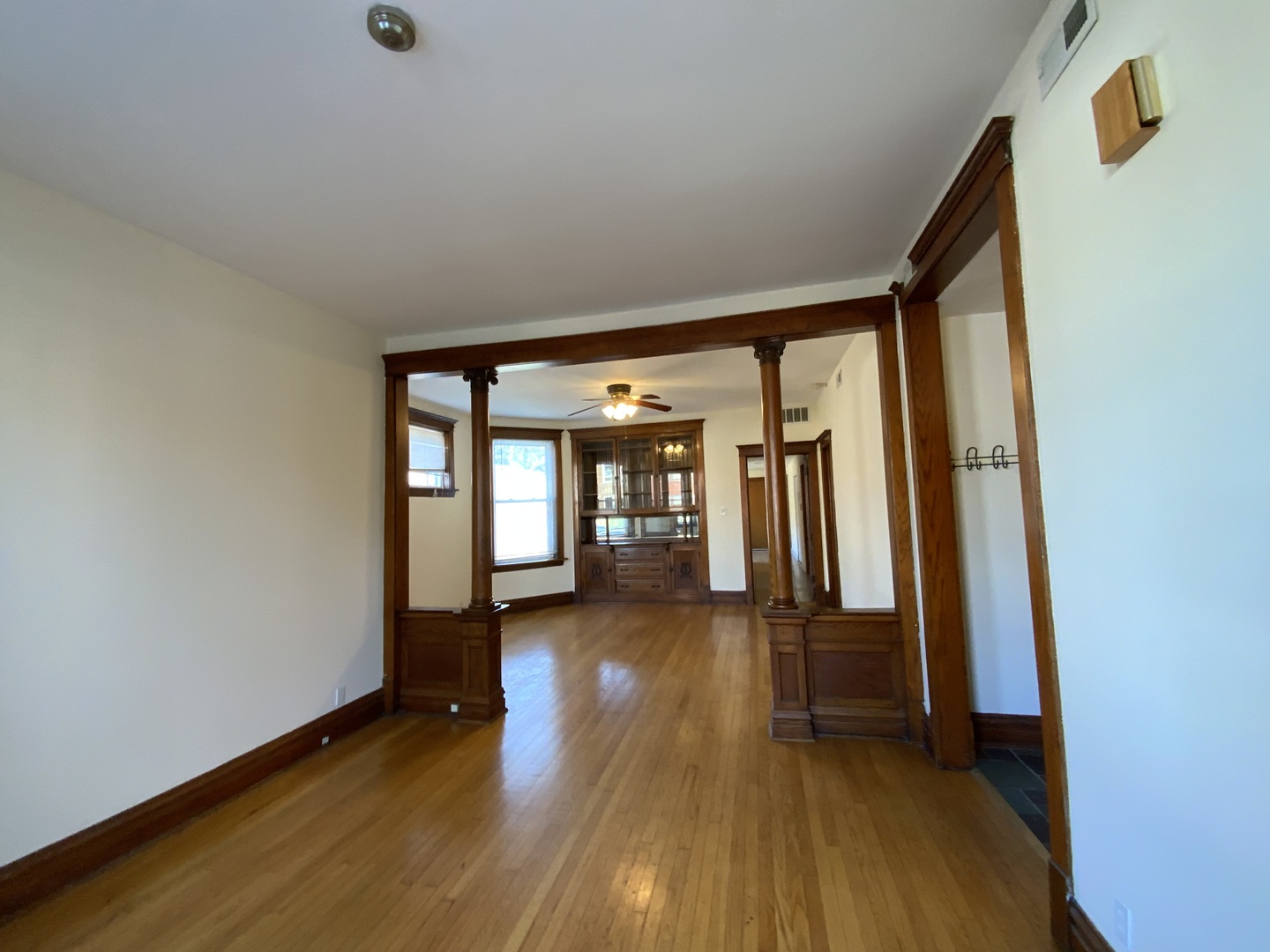 3116 N ELSTON Avenue 1