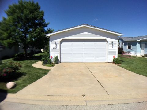 Mobile Home in Loves Park IL 5515 Peachstone Place.jpg