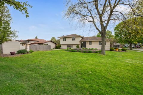 Tiny photo for 301 Greenfield Road, Shorewood, IL 60404 (MLS # 12628887)