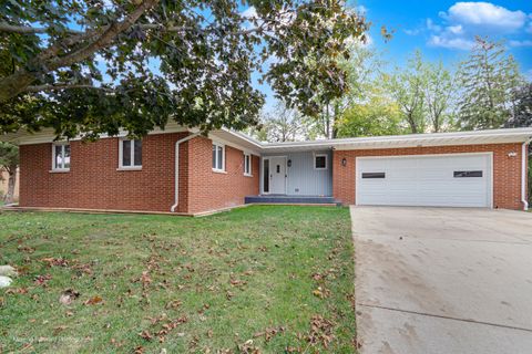 Photo of 305 Prospect Avenue, Dwight, IL 60420 (MLS # 12502998) Photo of 305 Prospect Avenue, Dwight, IL 60420 (MLS # 12502998)