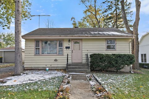 Photo of 461 W Oriole Trail, Cary, IL 60013 (MLS # 12514904)