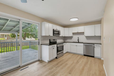 Tiny photo for 2704 Wood Dale Avenue, Davenport, IA 52804 (MLS # 12709598)