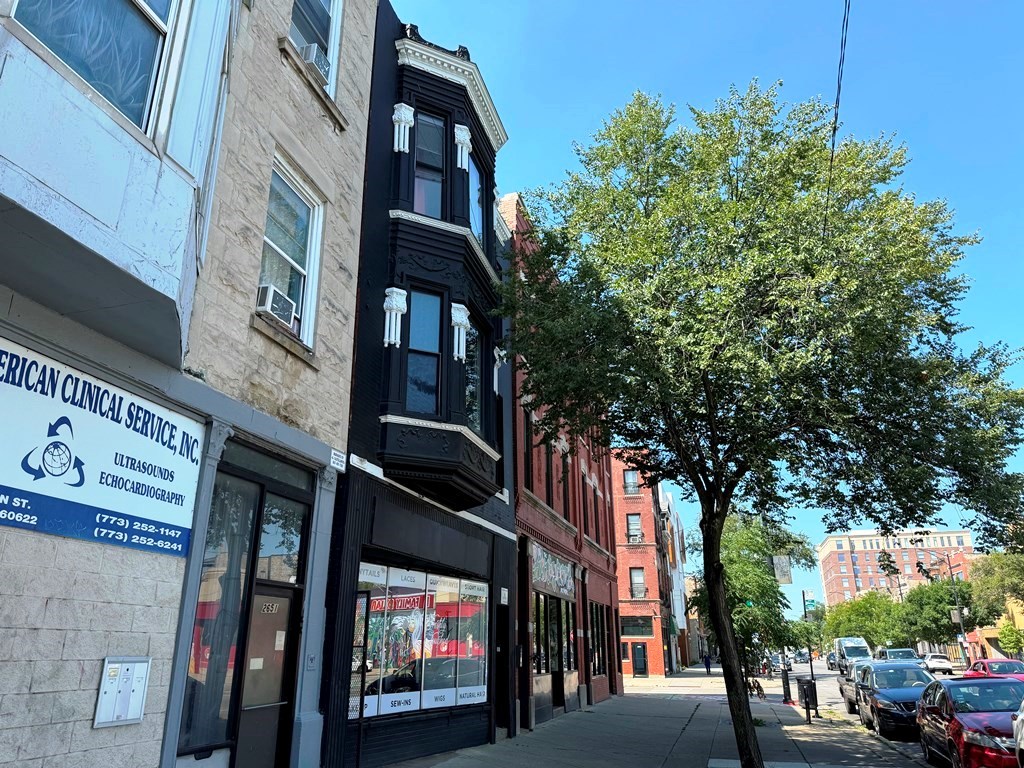 2653-59 W Division Street
