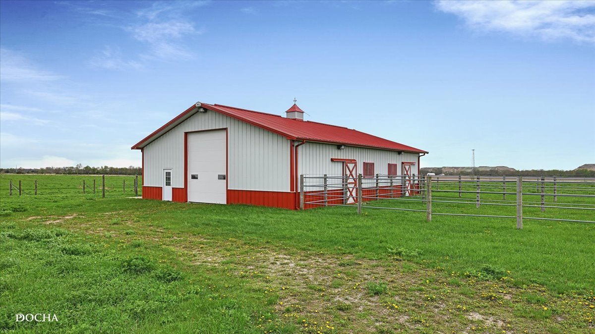2136 N 34th Road