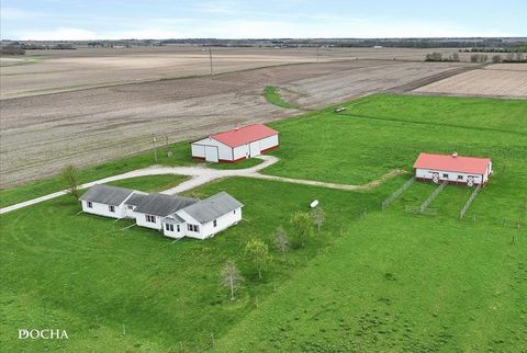 Tiny photo for 2136 N 34th Road, Ottawa, IL 61350 (MLS # 12612354)