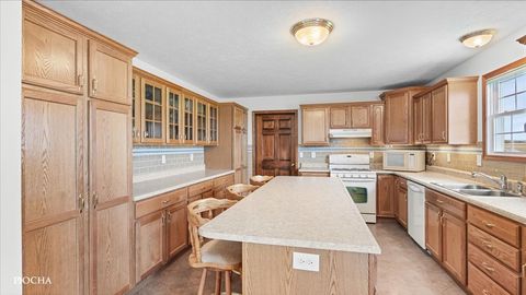 Tiny photo for 2136 N 34th Road, Ottawa, IL 61350 (MLS # 12612354)