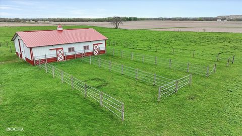 Tiny photo for 2136 N 34th Road, Ottawa, IL 61350 (MLS # 12612354)