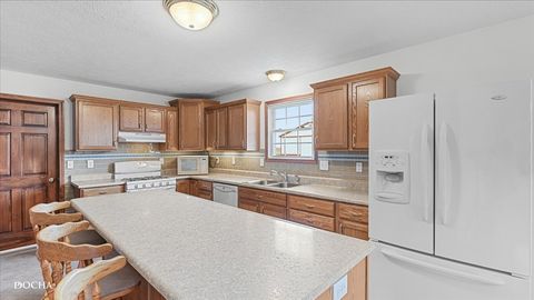 Tiny photo for 2136 N 34th Road, Ottawa, IL 61350 (MLS # 12612354)