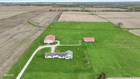 Tiny photo for 2136 N 34th Road, Ottawa, IL 61350 (MLS # 12612354)