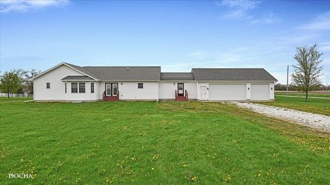 Tiny photo for 2136 N 34th Road, Ottawa, IL 61350 (MLS # 12612354)