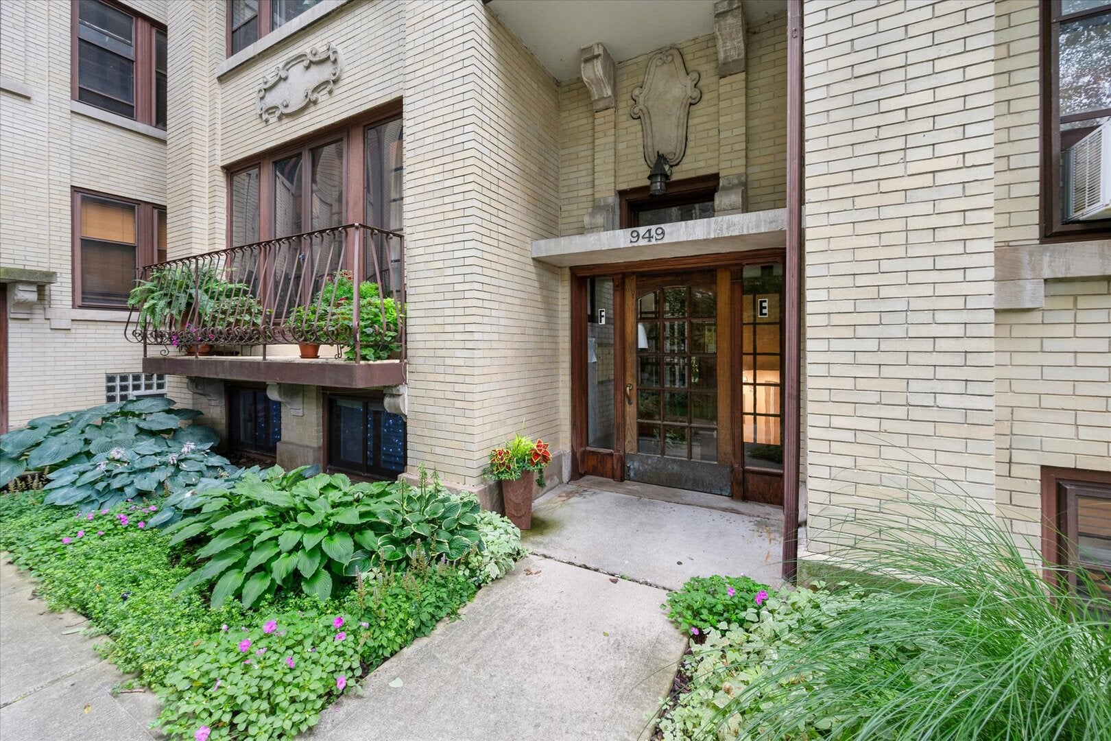 949 Lake Street 1F