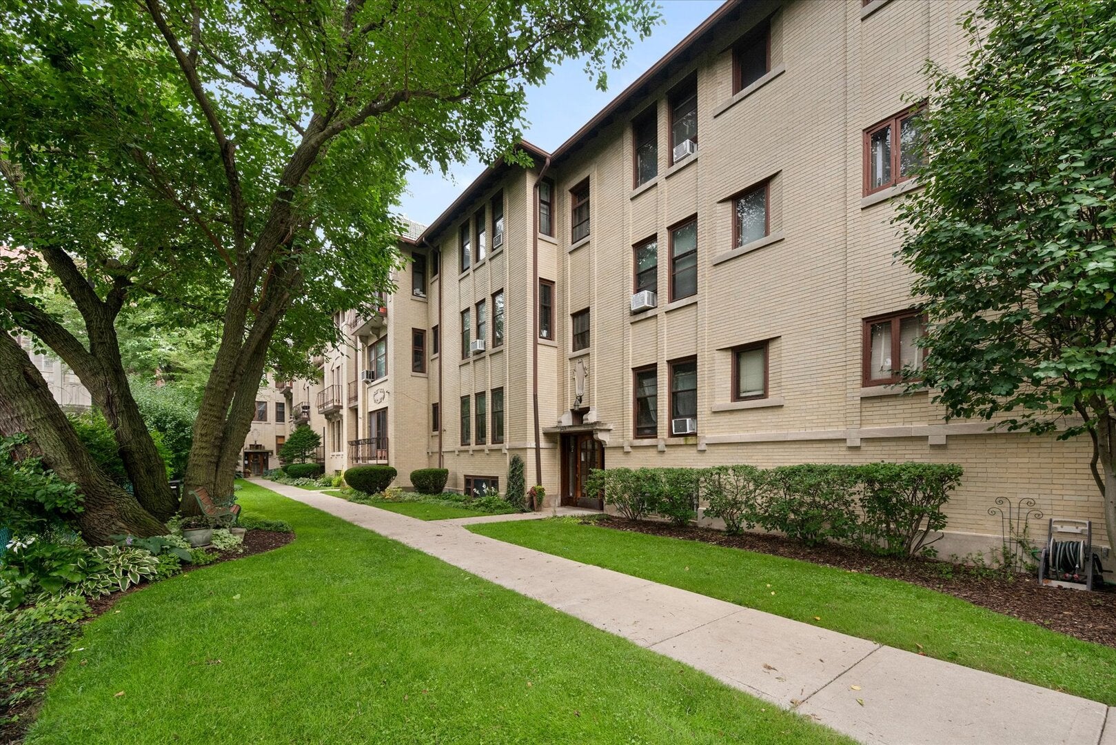 949 Lake Street 1F